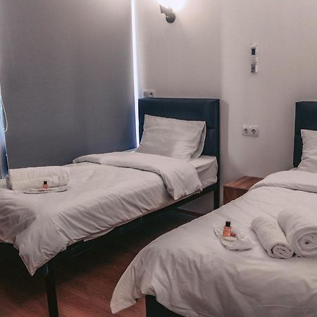 Apple Cozy Hotel Tbilisi Buitenkant foto