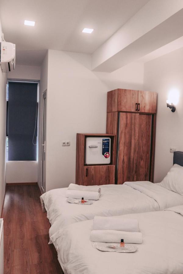 Apple Cozy Hotel Tbilisi Buitenkant foto