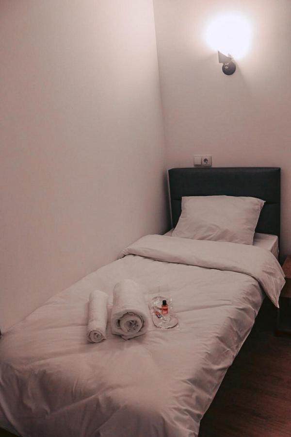 Apple Cozy Hotel Tbilisi Buitenkant foto