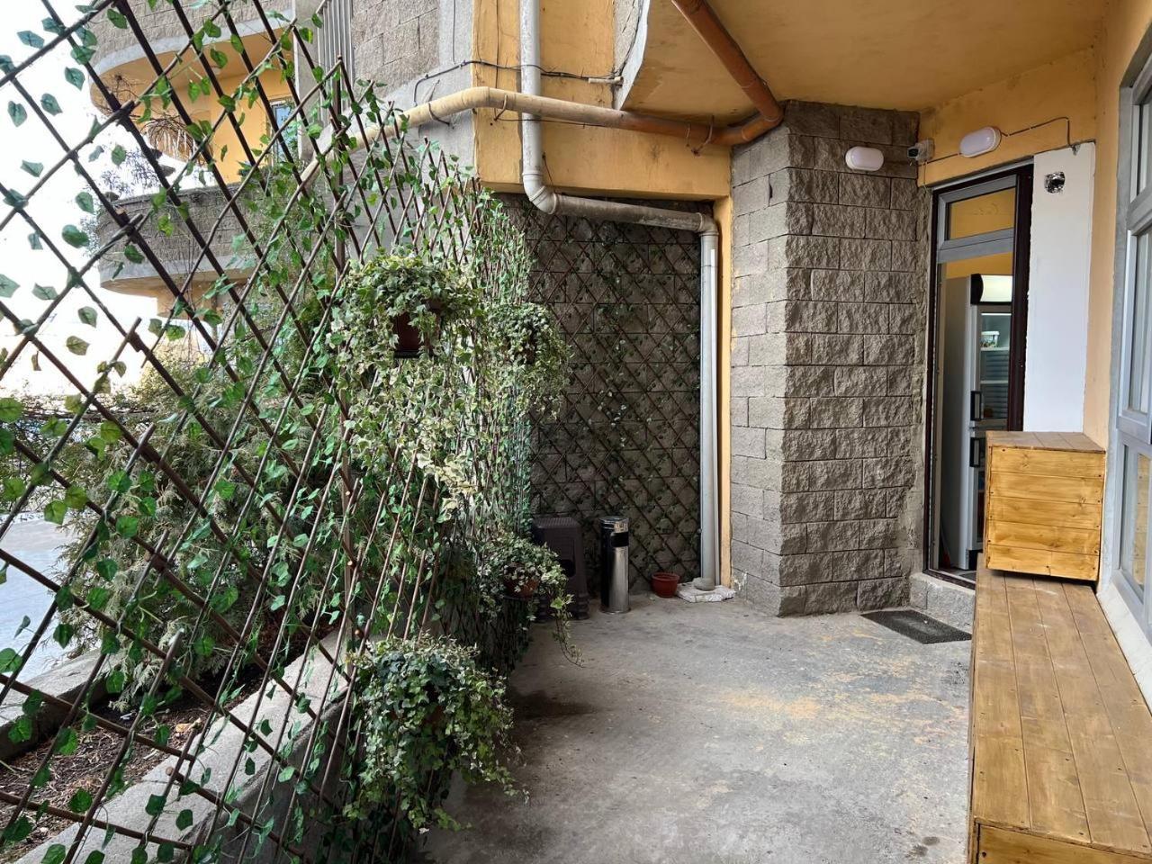 Apple Cozy Hotel Tbilisi Buitenkant foto